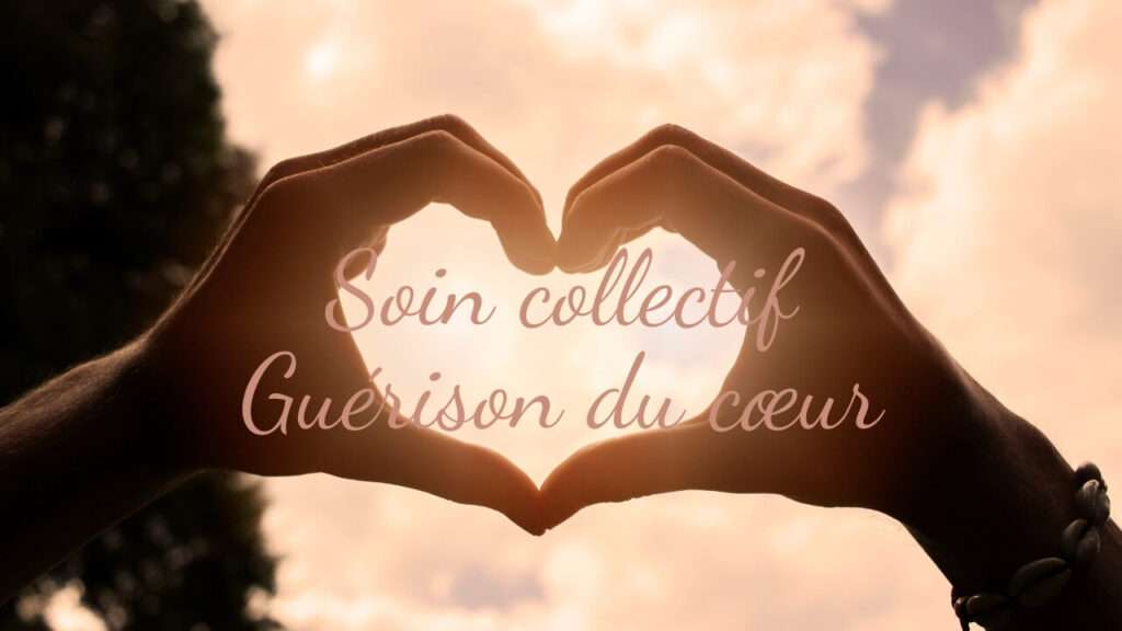 2 mains formant un coeur symbolisant le soin collectif guérison du coeur